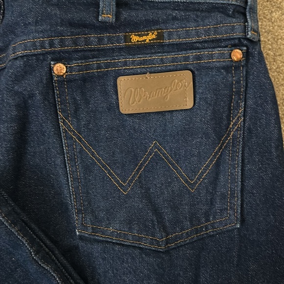 Wrangler Men’s Jeans, Size 38x30 - Picture 2 of 4